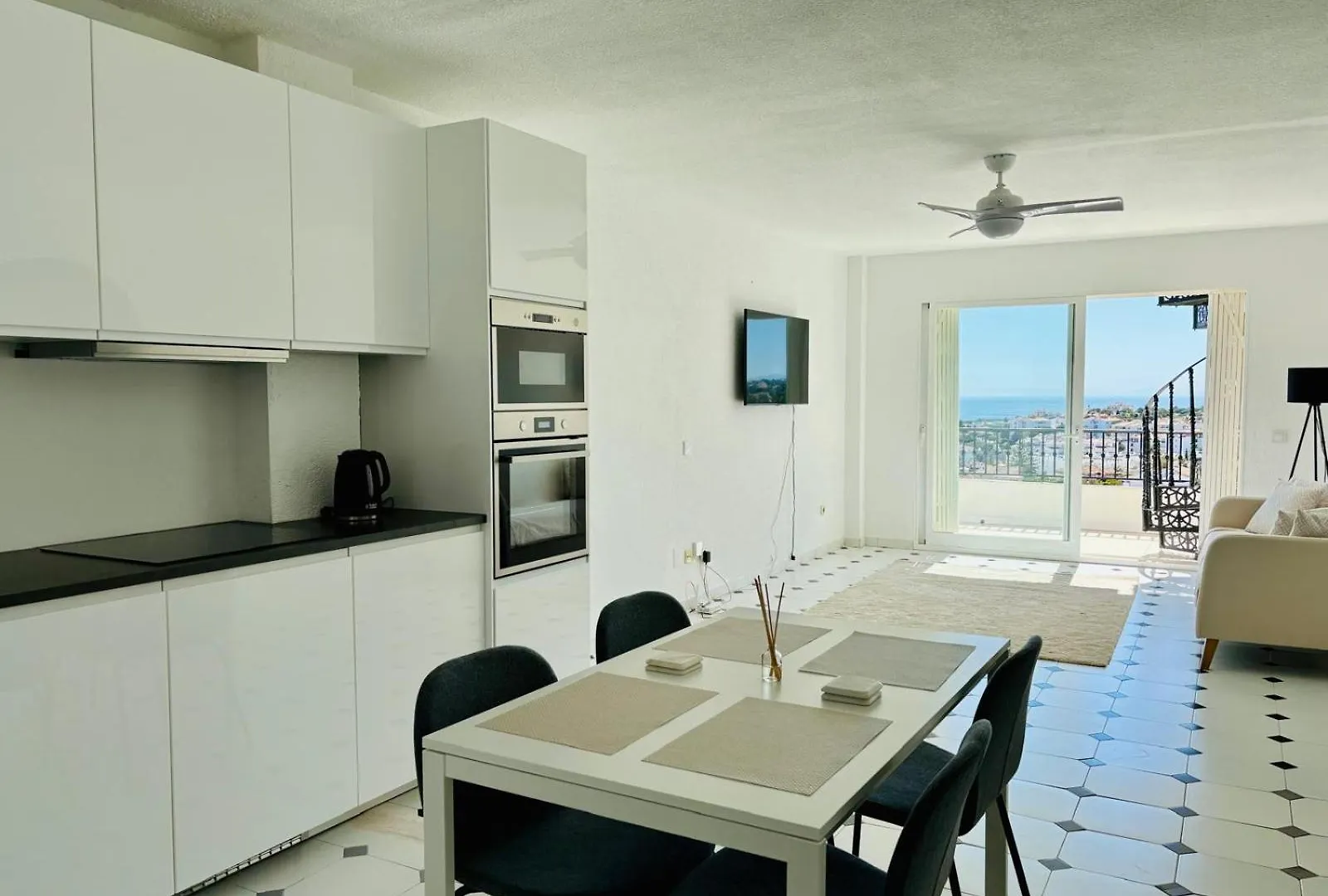 Two Bed, Two Bath Apartment With 360 Degree Sea Views With Balcony And Roof Terrace - Riviera, Mijas Costa